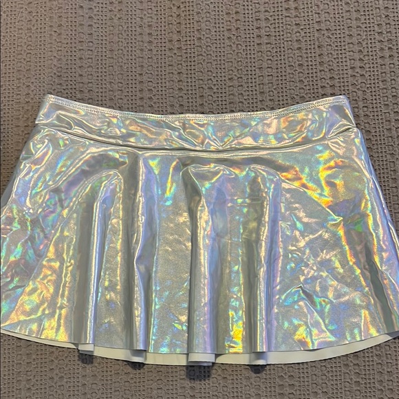 Iridescent Bikini Set with Skirt - Picture 3 of 6